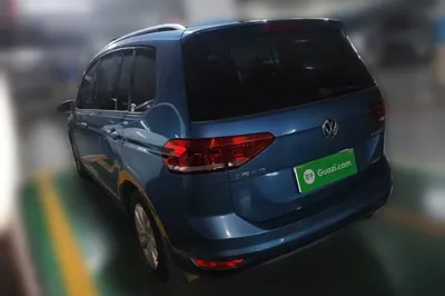 Volkswagen Touran 2016, 129800 км, за 54436.68 CNY