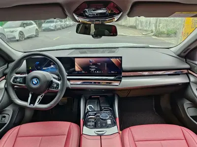 BMW i5 2025, 22000 км, за 249800 CNY - фото 10