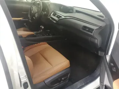 Lexus UX 2022, 28500 км, за 120000 CNY - фото 8