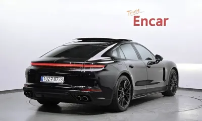 Porsche Panamera 2025, 9669 км, за 243000000 KRW