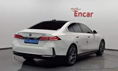 BMW i5 2024, 37811 км, за 55200000 KRW