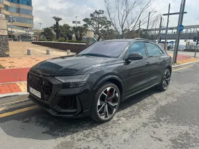 Audi RSQ8 · 2022 год