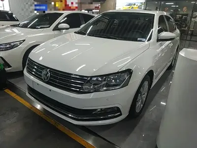 Volkswagen Lavida 2018, 54100 км, за 38800 CNY