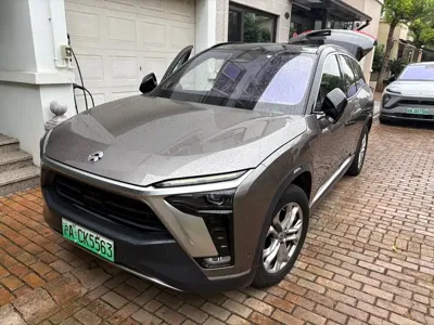 Nio ES8 · 2020 год