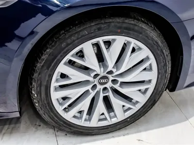 Audi A7L 2024, 61800 км, за 213000 CNY - фото 8