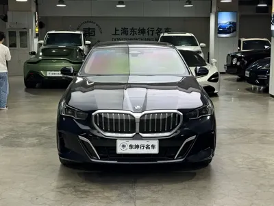 BMW 5 Series 2024, 35000 км, за 237000 CNY