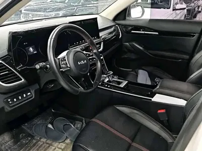 Kia KX3 2022, 16000 км, за 105800 CNY