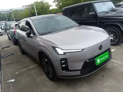 Volvo 沃尔沃XC70插电式混动 2025, 6600 км, за 178400 CNY