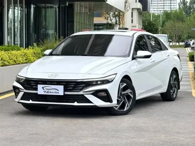 Hyundai Elantra · 2023 год