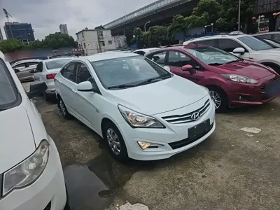 Hyundai Verna 2016, 112400 км, за 15700 CNY