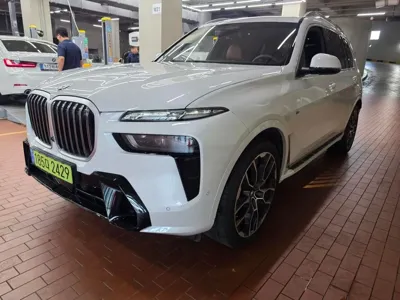 BMW X7 · 2025 год