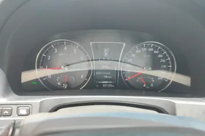 Toyota Crown 2018, 60100 км, за 122764.53 CNY - фото 11
