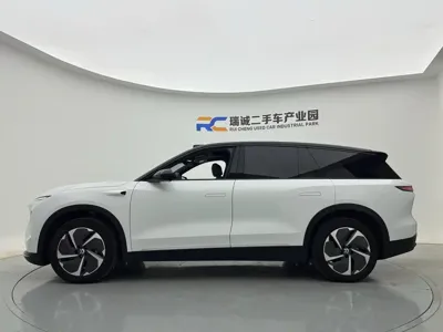 Nio ES8 2023, 65000 км, за 239800 CNY