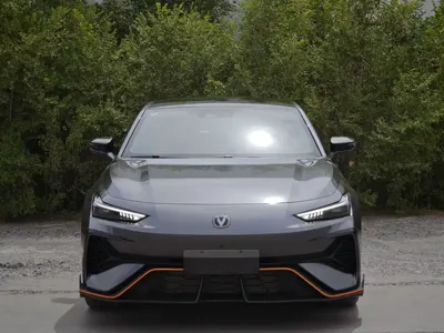 Changan UNI-V 2025, 6000 км, за 98800 CNY