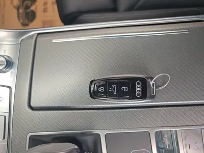 Audi A7 2024, 34500 км, за 336800 CNY - фото 9