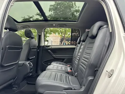 Volkswagen Touran 2018, 92000 км, за 49800 CNY - фото 10
