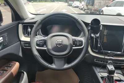 Volvo XC60 2020, 99400 км, за 115565.48 CNY - фото 7