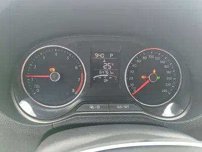 Volkswagen Polo 2019, 64800 км, за 39600 CNY - фото 12