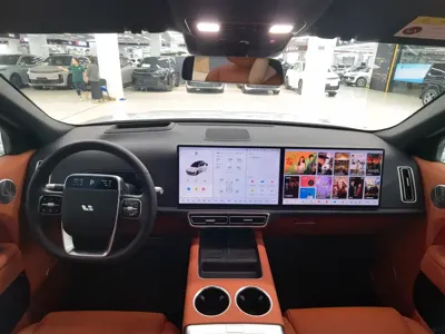 Li Auto Li L8 2025, 5800 км, за 288000 CNY