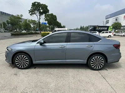 Volkswagen Lavida 2022, 35000 км, за 99900 CNY