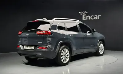Jeep Cherokee 2017, 141996 км, за 7890000 KRW