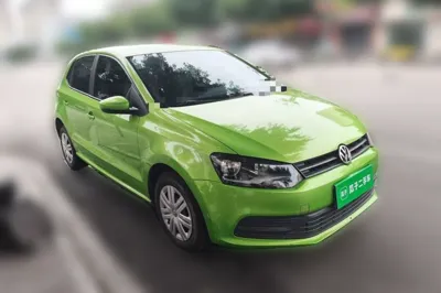 Volkswagen Polo 2016, 66500 км, за 35750.52 CNY