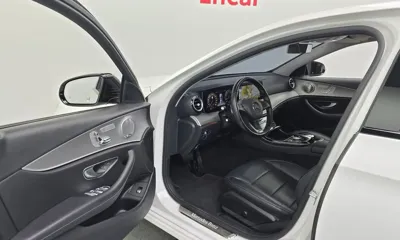 Mercedes-Benz E-Class 2017, 65335 км, за 21800000 KRW - фото 10