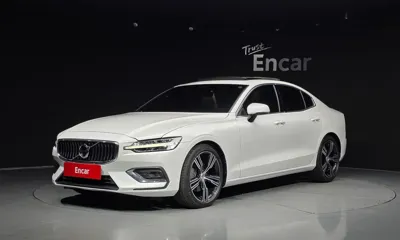 Volvo S60 · 2021 год