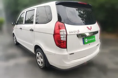Wuling Hongguang 2015, 26100 км, за 38597.47 CNY