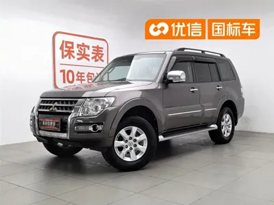 Mitsubishi Pajero (Import) · 2015 год