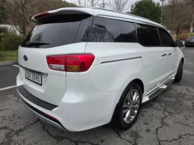 Kia Canival 2018, 100000 км, за 15700000 KRW