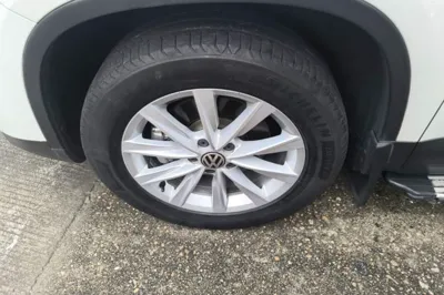 Volkswagen Tiguan 2016, 166900 км, за 55695.76 CNY - фото 10