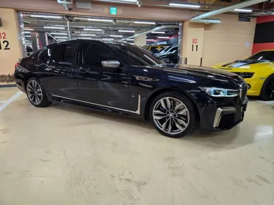 BMW 7-Series · 2022 год