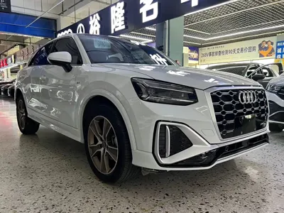 Audi Q2L 2022, 29000 км, за 119800 CNY