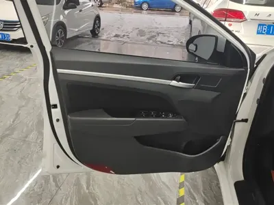 Hyundai Elantra 2017, 70300 км, за 35400 CNY - фото 7