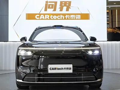 AITO 问界 AITO M8 · 2025 год