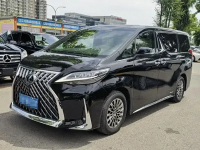 Lexus LM · 2021 год