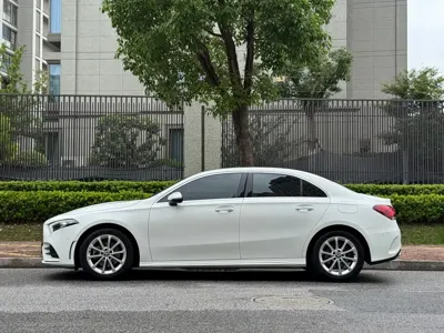 Mercedes-Benz A-Class 2020, 61000 км, за 86800 CNY