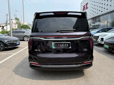 Hongqi Hongqi HQ9 PHEV 2024, 8900 км, за 199800 CNY