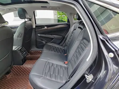 Volkswagen Passat 2020, 68000 км, за 79100 CNY - фото 8