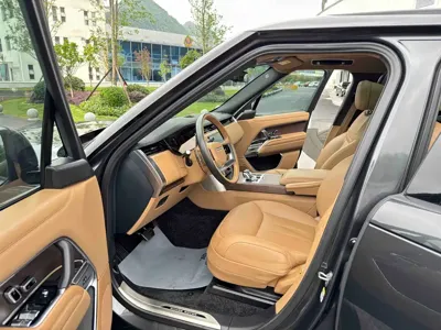 Land Rover Range Rover 2023, 86000 км, за 1199800 CNY