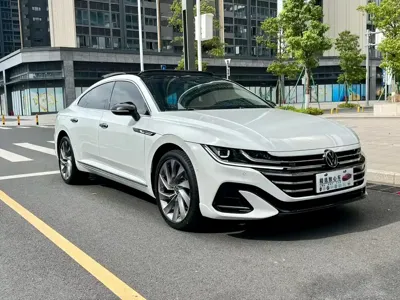 Volkswagen CC 2024, 50000 км, за 136800 CNY - фото 3