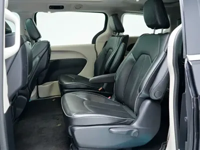 Chrysler Grand Voyager PHEV (Import) 2020, 125000 км, за 109800 CNY - фото 5