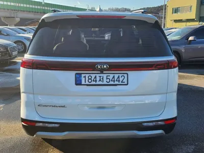 Kia Canival 2021, 127381 км, за 23000000 KRW