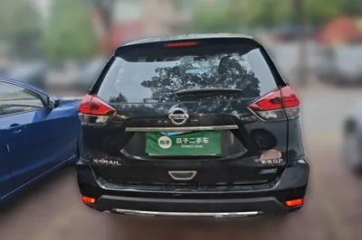 Nissan X-Trail 2017, 52100 км, за 67935.63 CNY