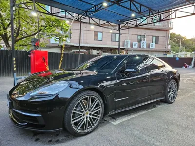 Porsche Panamera · 2018 год