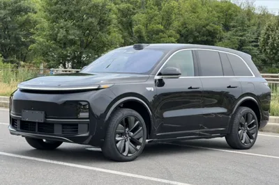 Li Auto L8 · 2023 год