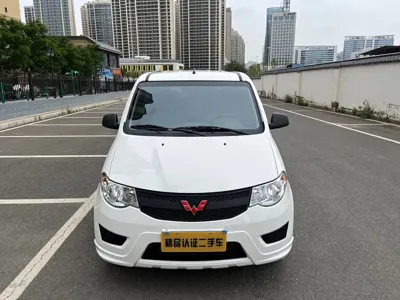 Wuling Hongguang 2025, 3000 км, за 42800 CNY