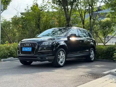 Audi Q7 · 2014 год