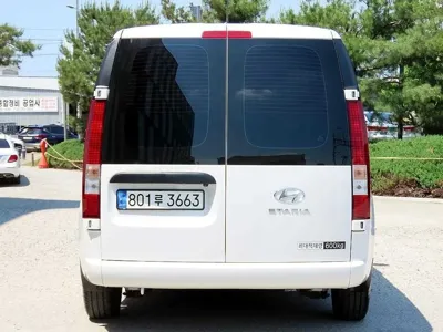 Hyundai Staria 2024, 68011 км, за 23900000 KRW